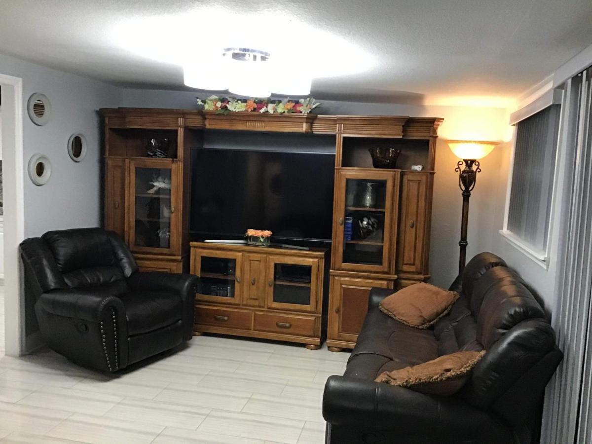 Mary's Luxury House * Tampa