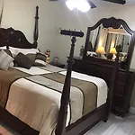 Mary\'S Luxury House