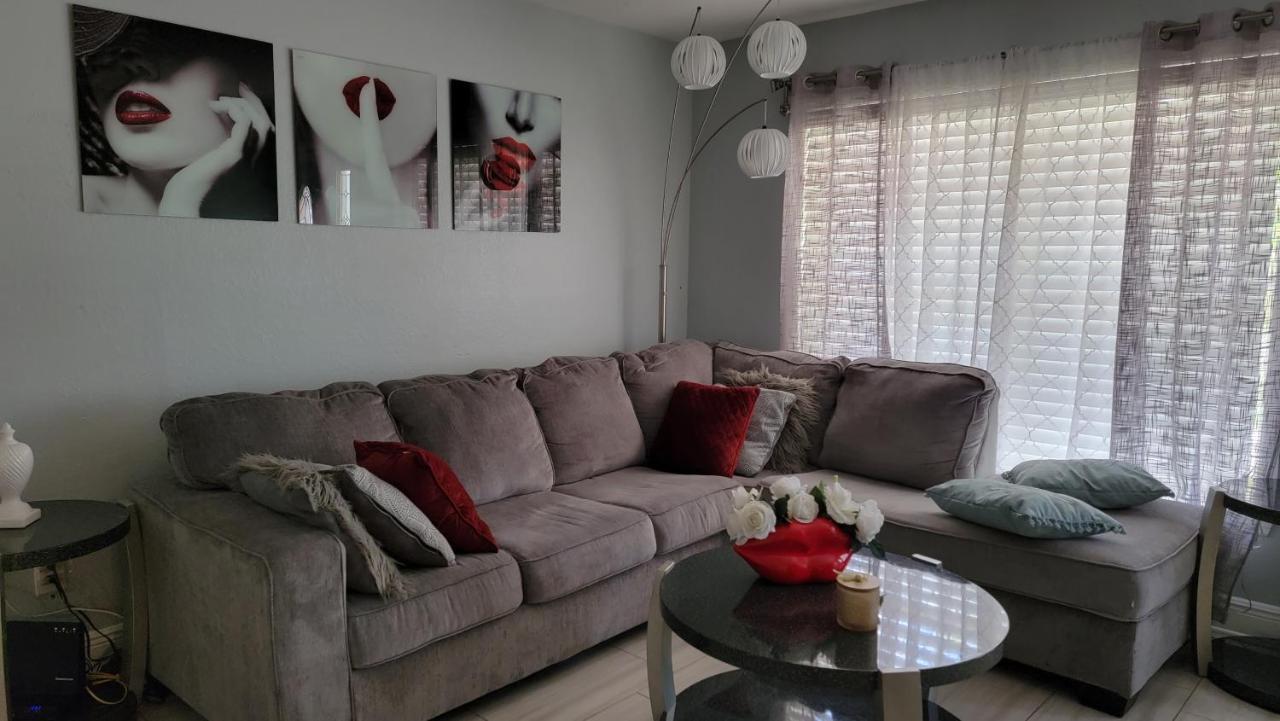 Mary's Luxury House Tampa